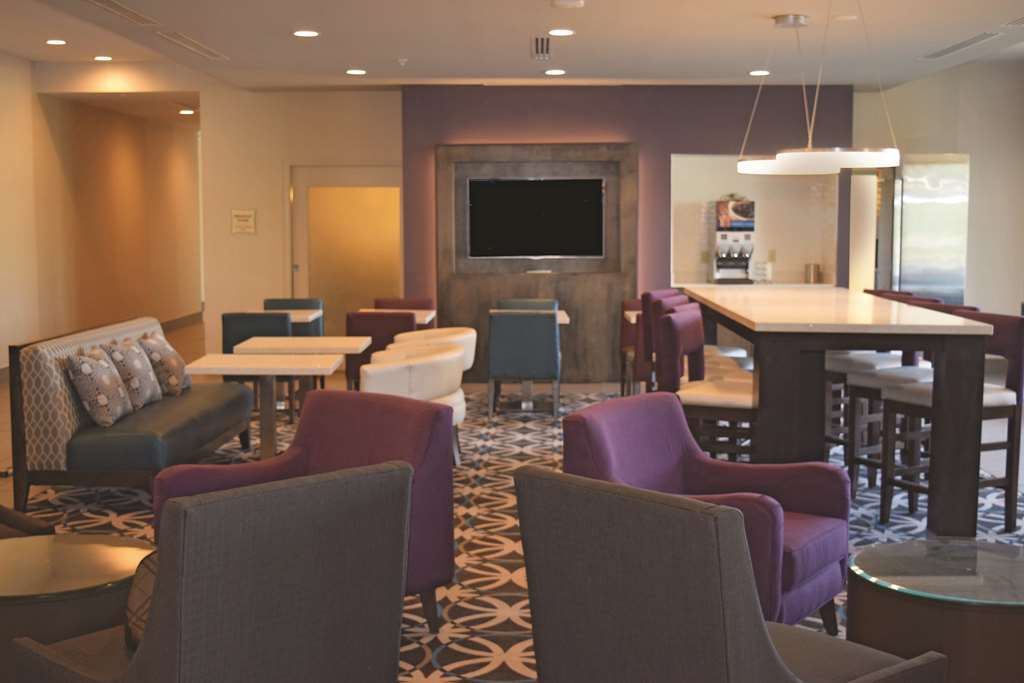 La Quinta By Wyndham York Hotel Facilities photo