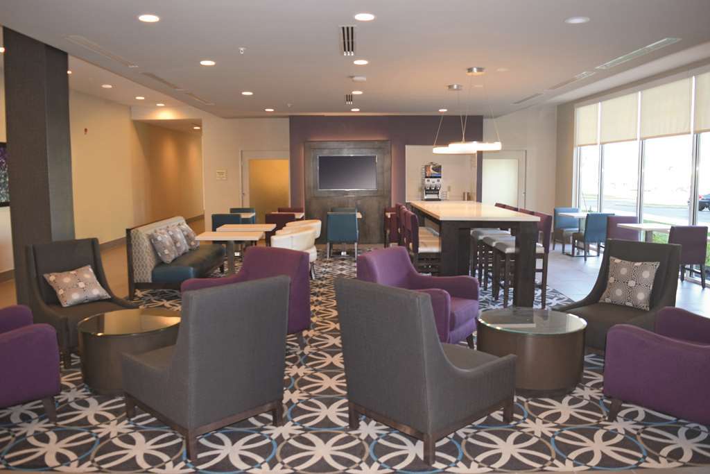 La Quinta By Wyndham York Hotel Facilities photo
