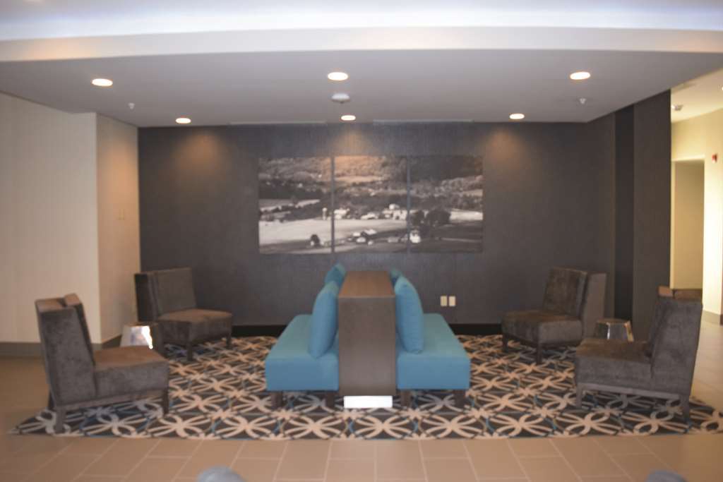 La Quinta By Wyndham York Hotel Interior photo