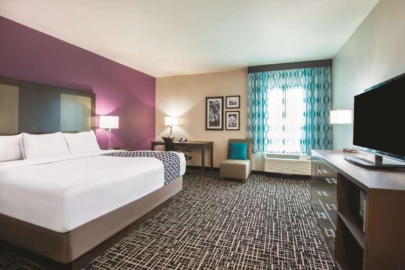 La Quinta By Wyndham York Hotel Exterior photo