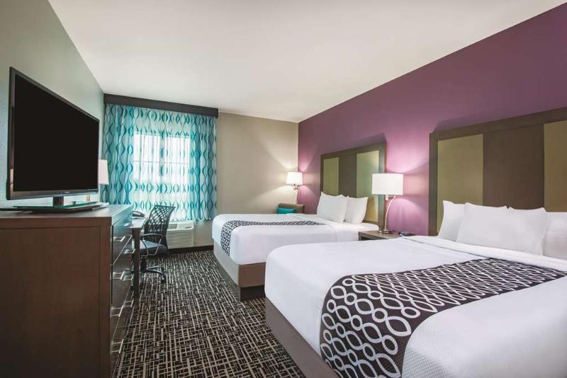 La Quinta By Wyndham York Hotel Exterior photo