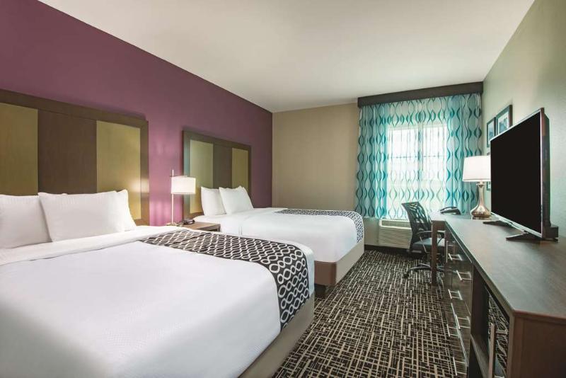 La Quinta By Wyndham York Hotel Exterior photo